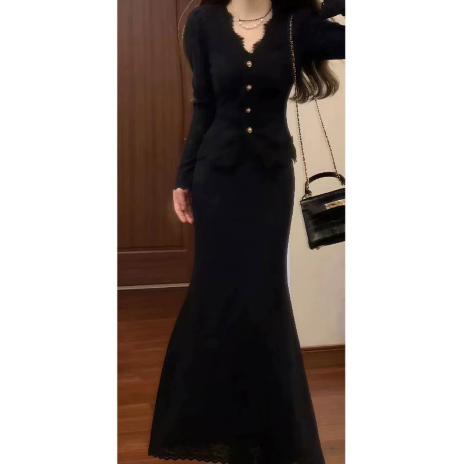 黑色韩女套装冬季弹力加厚蕾丝V领上衣&高腰鱼尾裙半身裙两件套