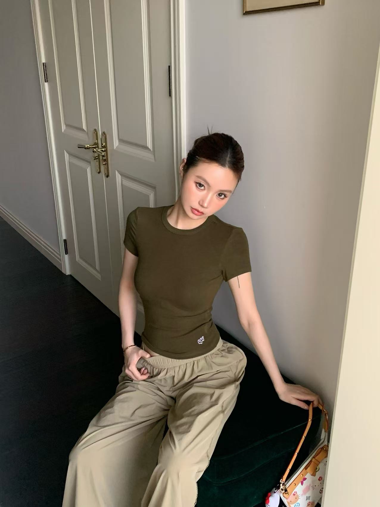 番茄妹妹Tomatosister针织圆领正肩短袖T恤女2025紧身刺绣上衣女