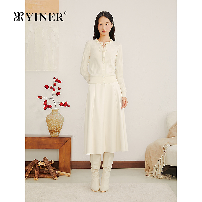 YINER音儿专选2025冬季新款法式细支羊毛混纺手钩堇花小V领针织衫