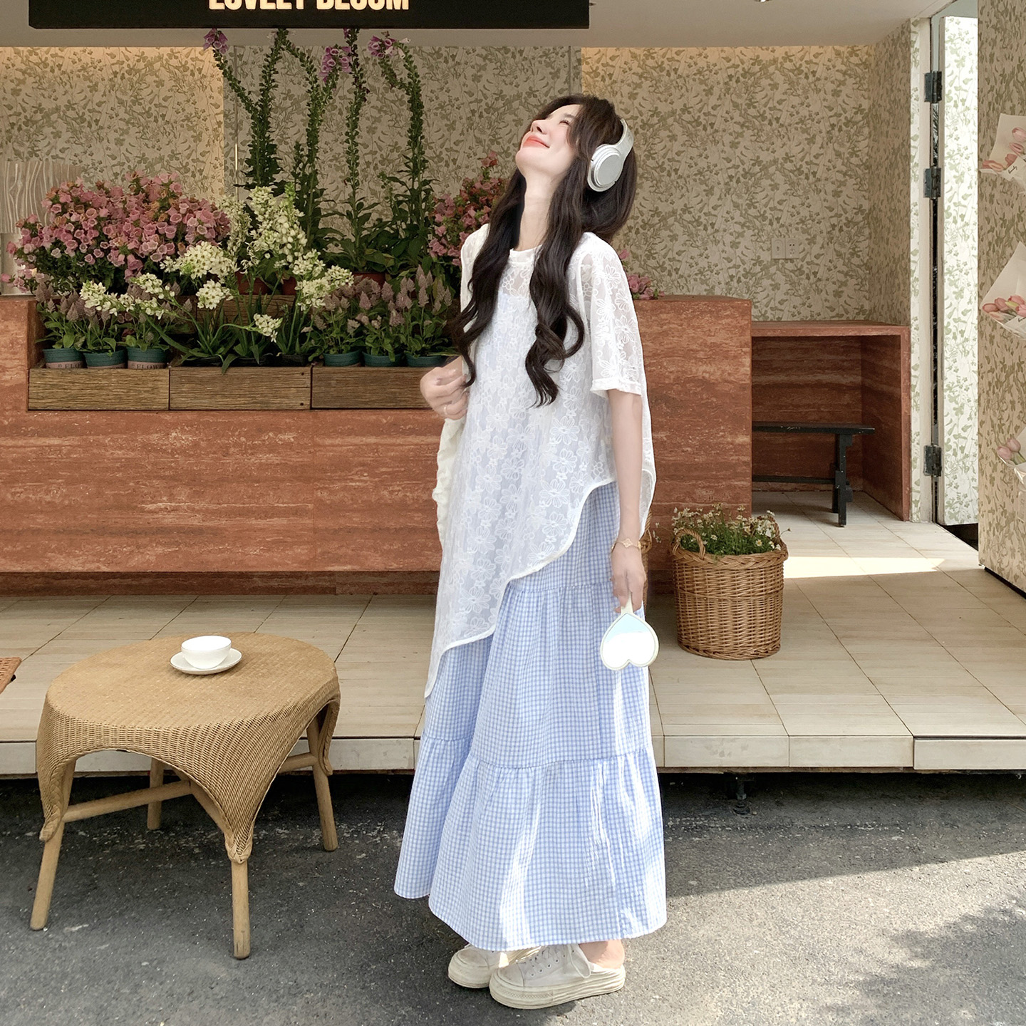 夏日清纯系松弛感穿搭套装裙女2025新款蕾丝罩衫吊带连衣裙两件套