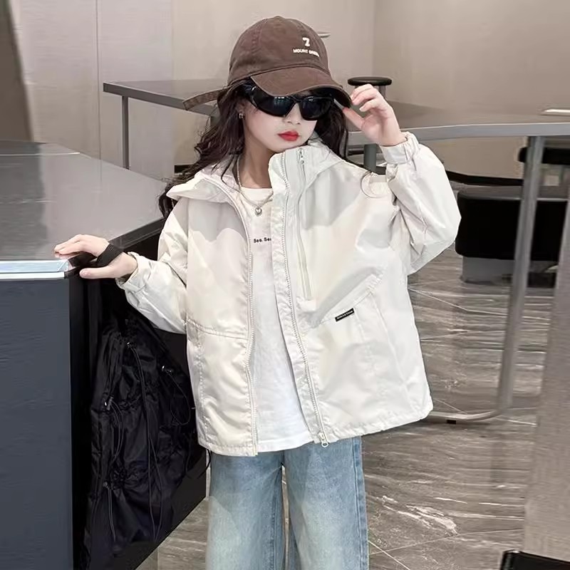 女童冲锋衣外套春秋款2025新款大童女孩秋装夹克儿童网红炸街风衣