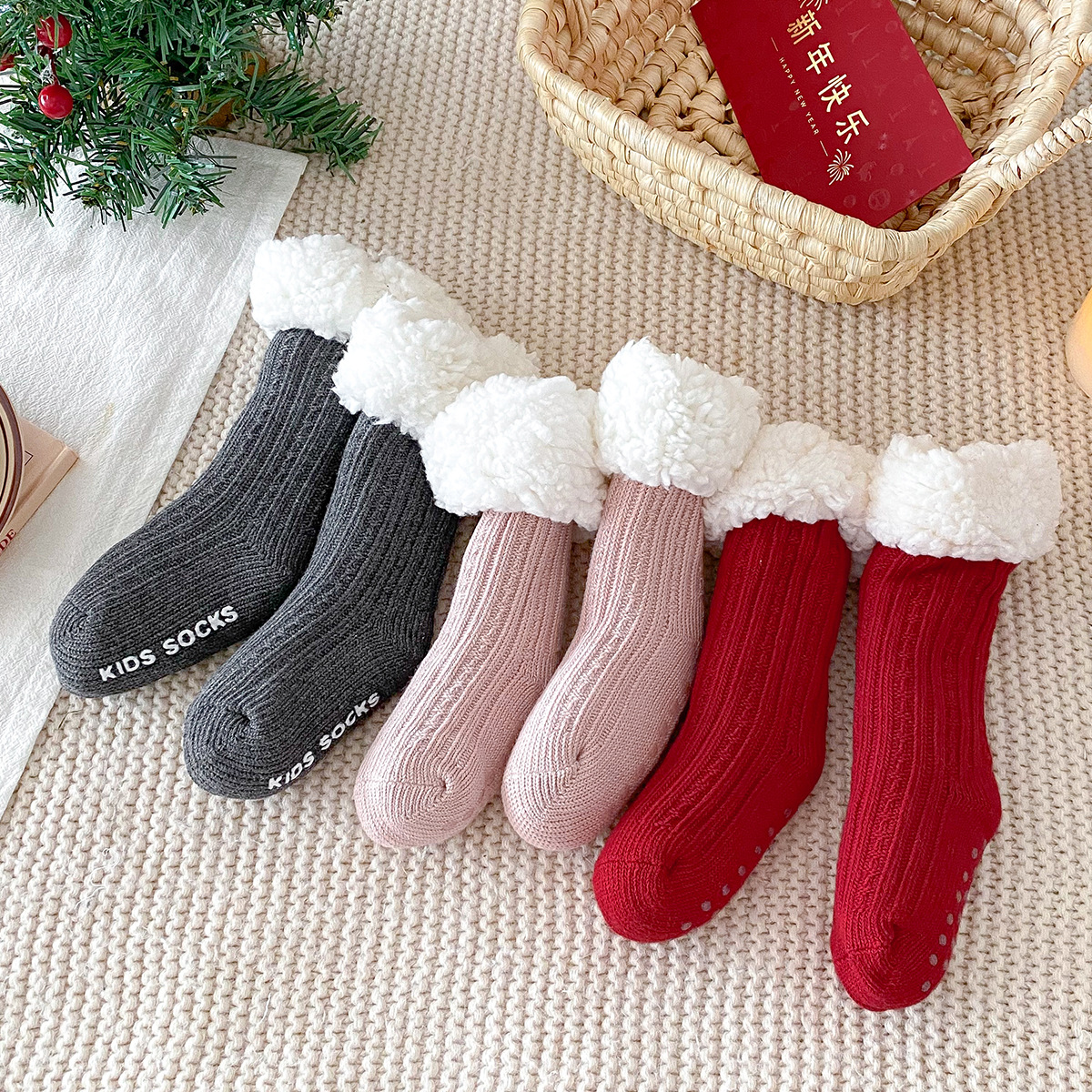 包屁衣穿搭冬季新款婴幼儿加厚宝宝洋气圣诞节年服百搭袜子