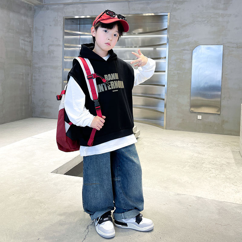 男童初秋复古港风时尚马甲打底二件套2025新款宽松透气软糯个性潮