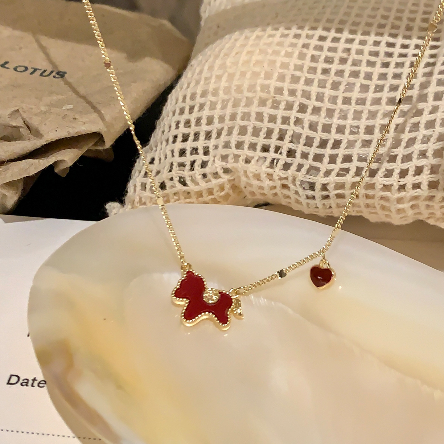 铜合金石英石项链 新款爆款“马上有钱”项链红色爱心小马真金电镀