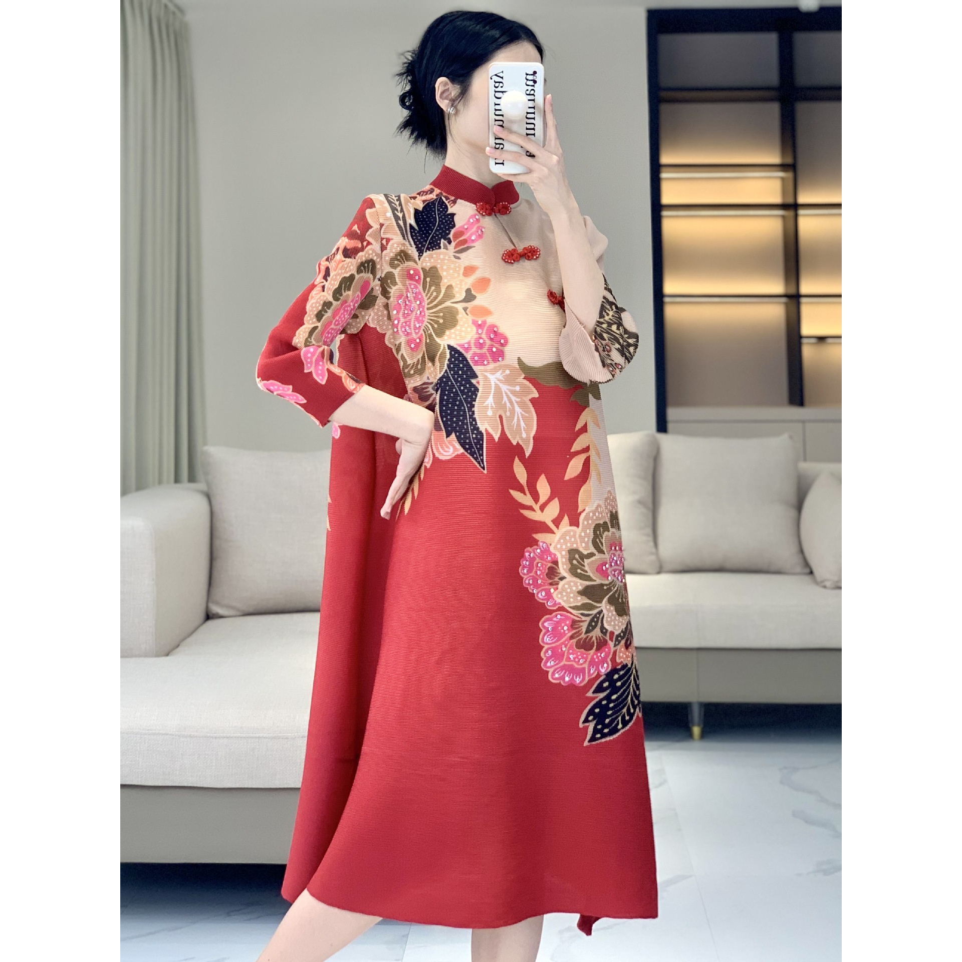 时尚国风显瘦网红复古中式连衣裙三宅褶皱妈妈装2024春秋新款新中