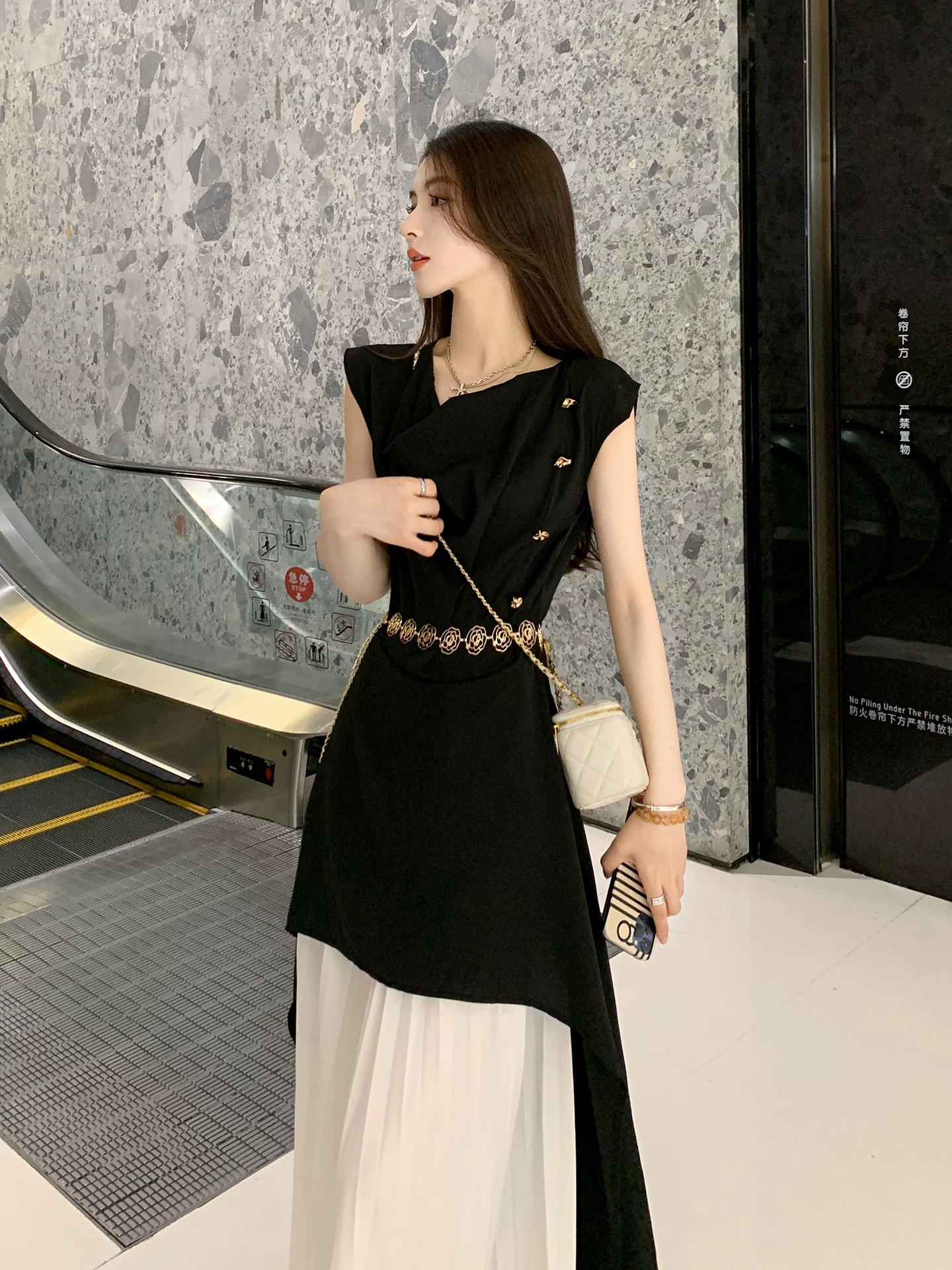 时尚气质赫本风百搭洋气显瘦高腰夏季连衣裙夏季巨好看得连衣裙女