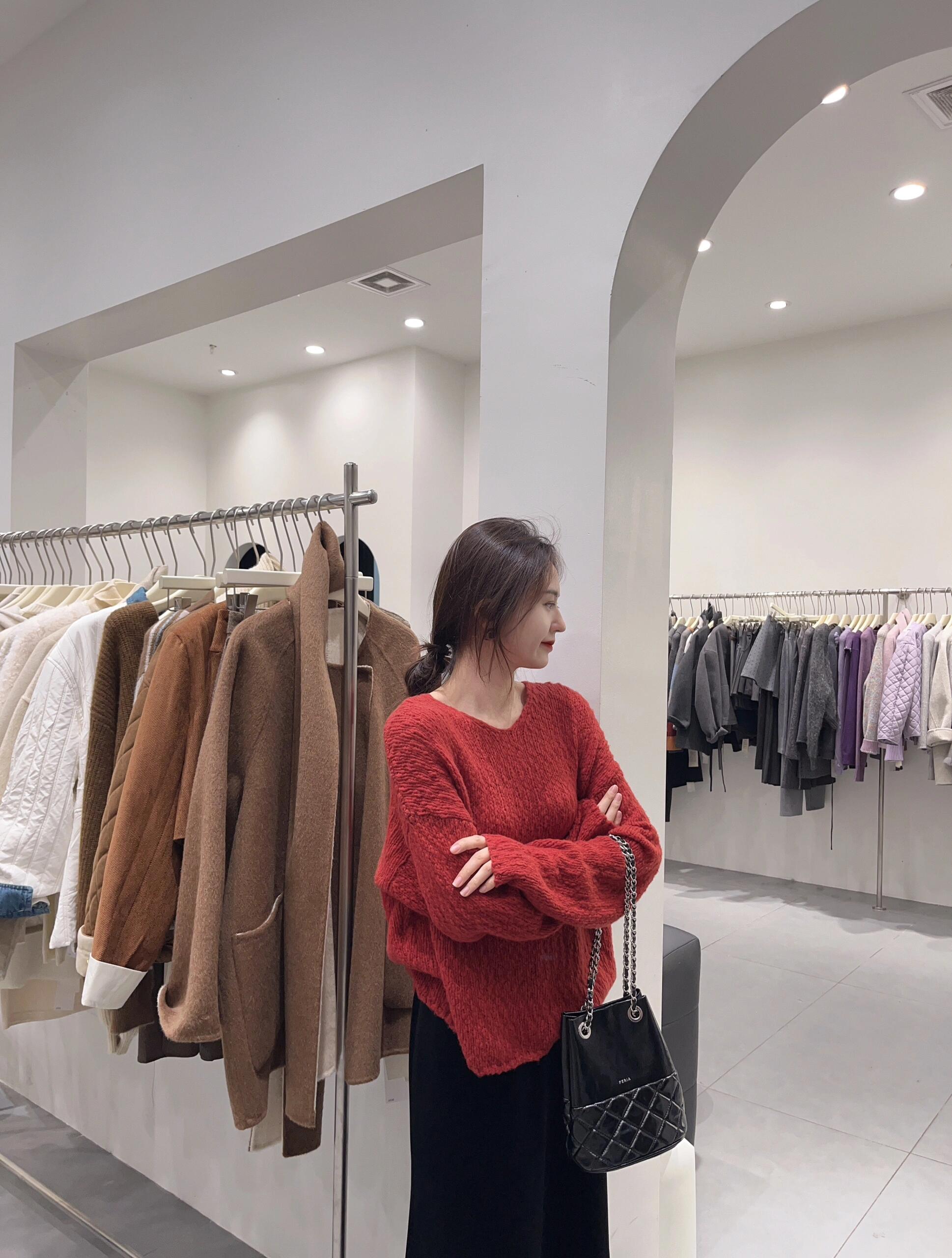 2025秋季新款韩系温柔风复古女红色针织衫毛衣上衣百搭半身裙套装