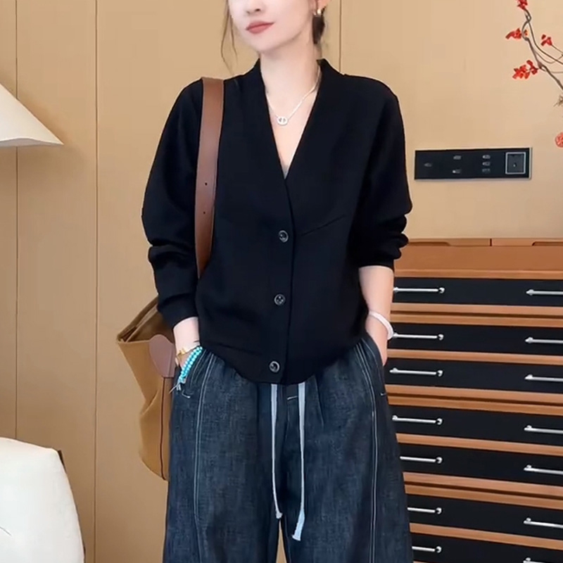 高级感黑色长袖针织开衫女早秋季松弛感穿搭宽松配吊带的外套上衣