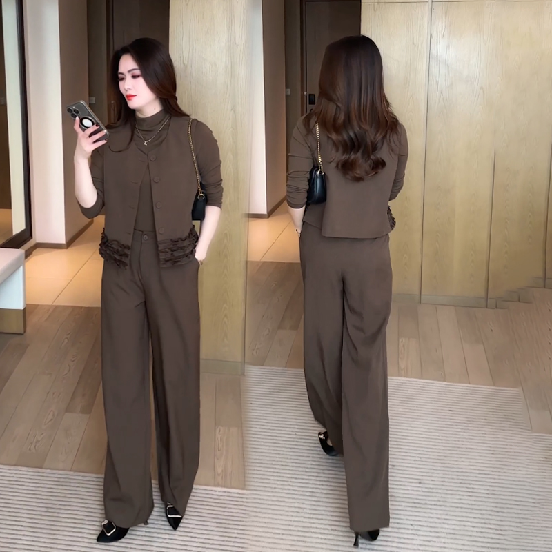 西装套装春秋2025年新款咖色女装洋气早秋装马甲阔腿裤三件套