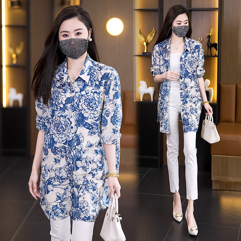 女装青花瓷长袖衬衫外套2025春夏新款宽松显瘦中长款开衫防晒衣潮