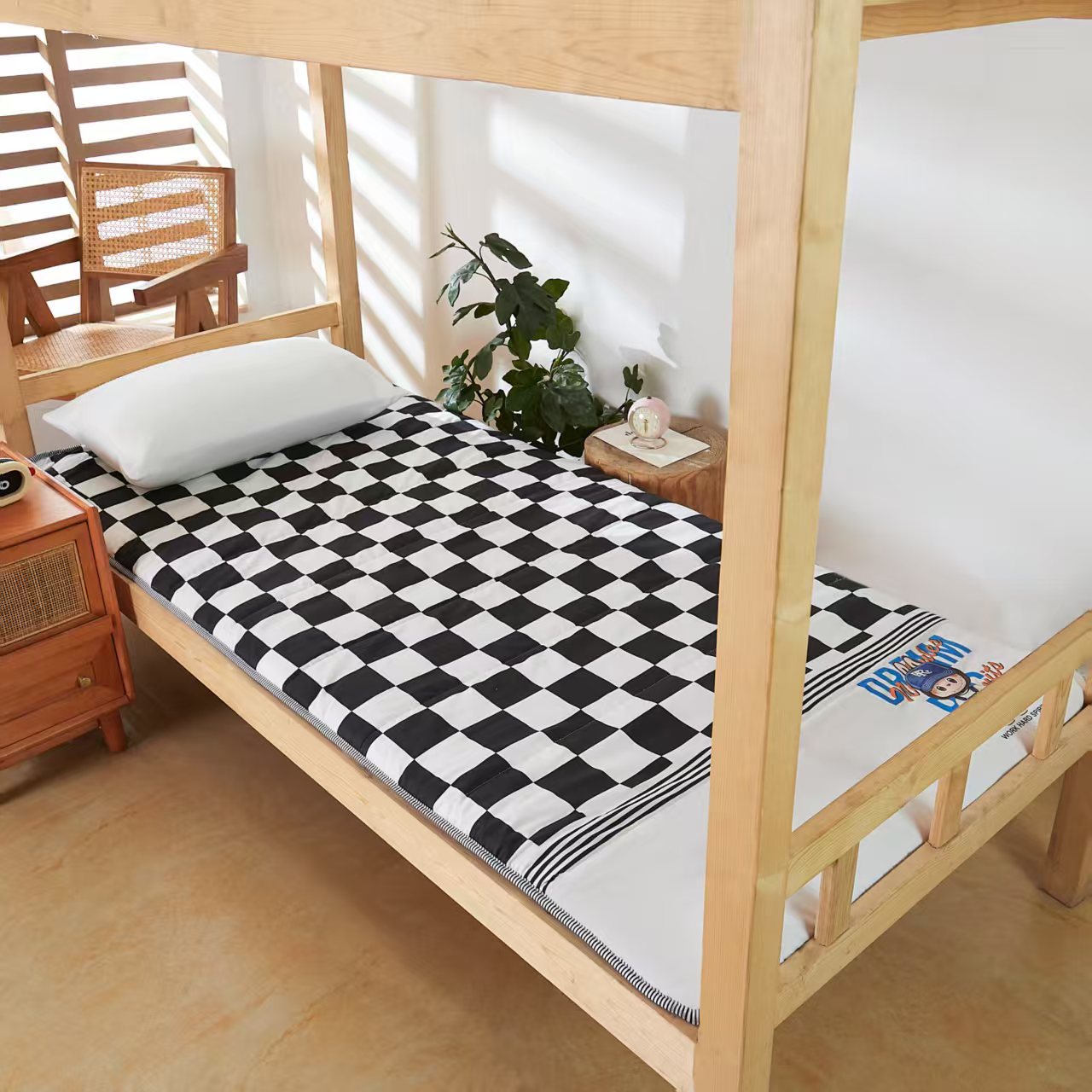 2025新款A类床垫抗压防塌陷软垫大学生宿舍专用软垫床褥垫