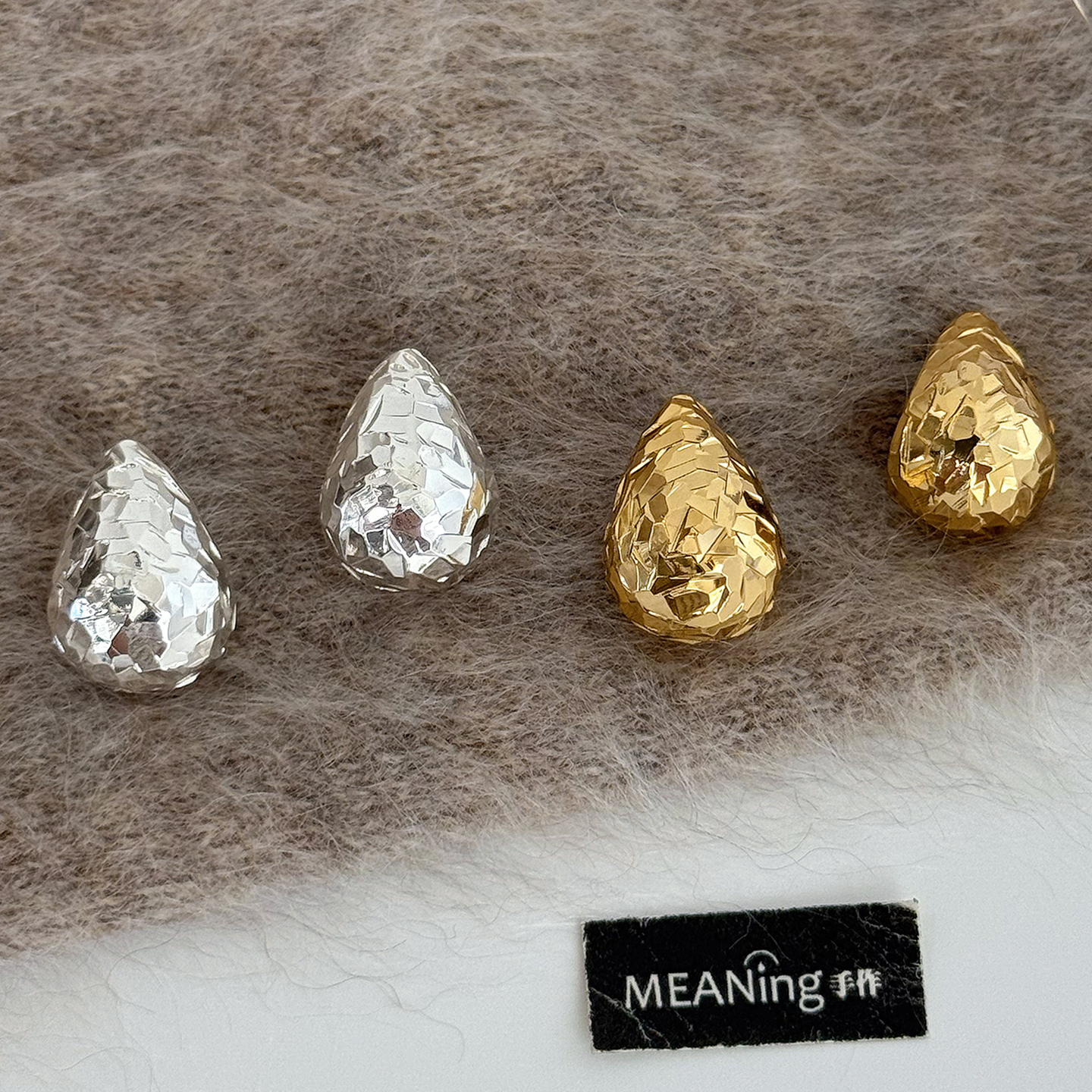 合金耳饰 爆闪碎冰冰水滴耳钉轻奢高级感小众金属气质耳环时尚