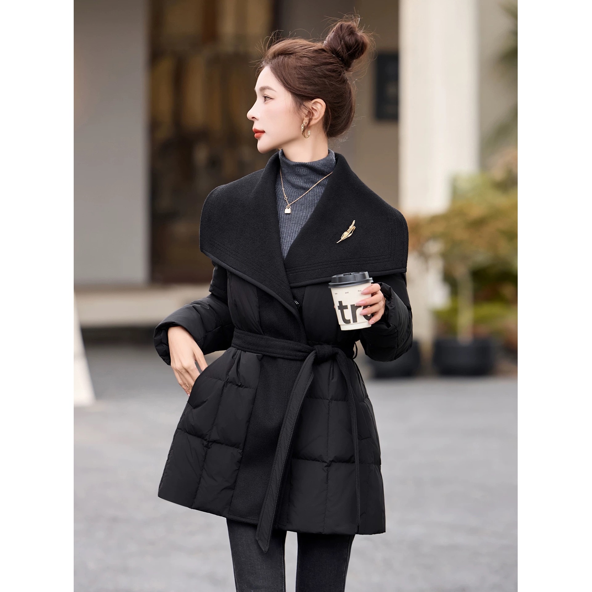 高端气质黑色女中长款2025冬季新款羊毛呢拼接保暖系带外套