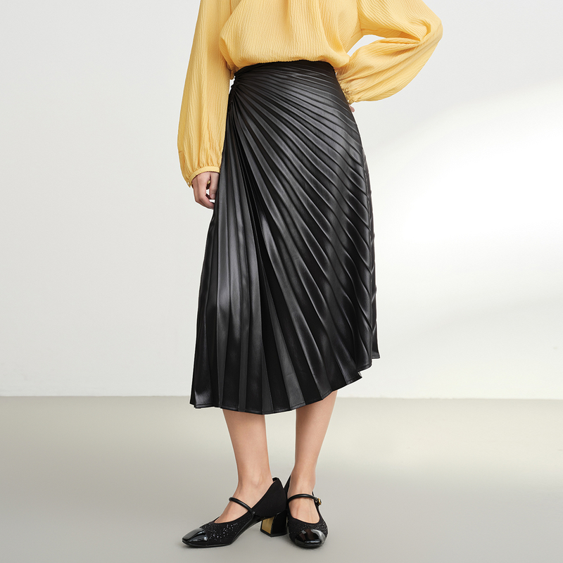 EP雅莹早秋新款女装 压褶不规则设计感气质黑色半裙3411A