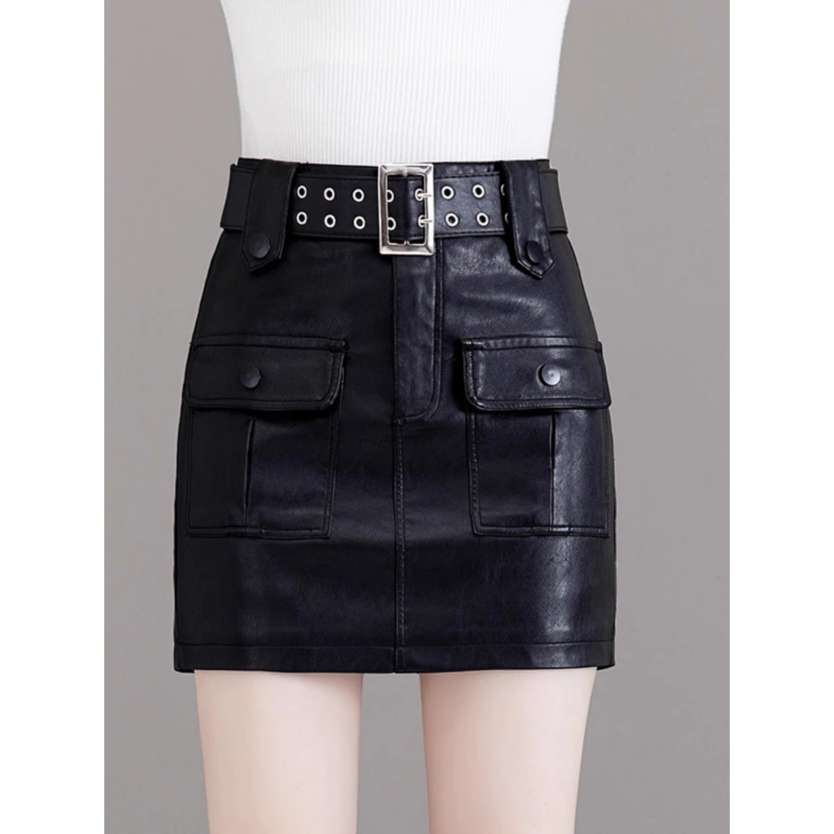 拉夏贝尔时髦洋气pu皮裙裤女秋冬2025新款时尚高腰气质包臀短裤子