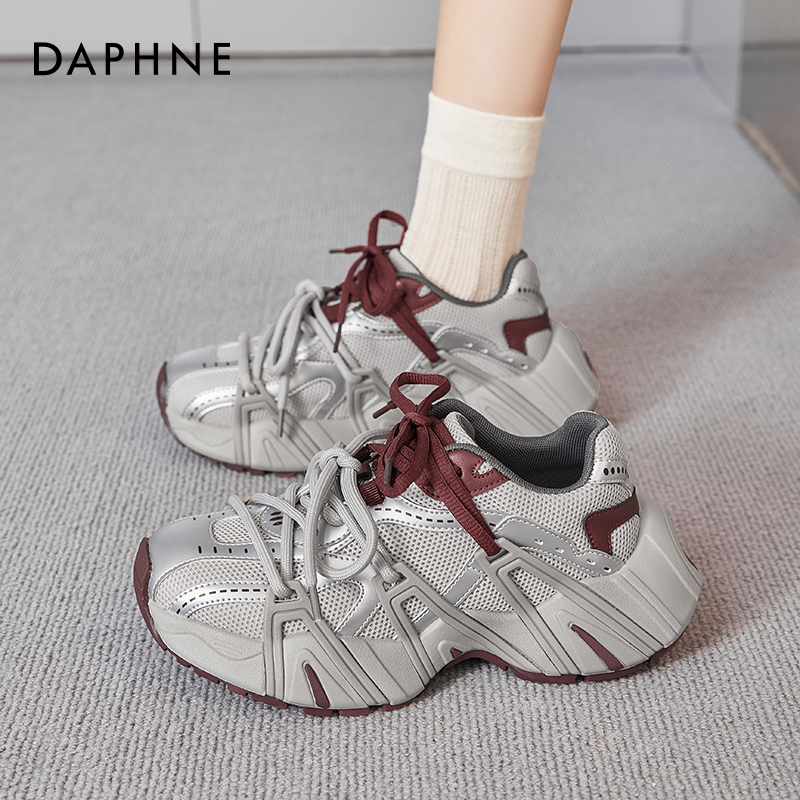 达芙妮银红色老爹鞋女2025秋季新款厚底松糕复古网面机能风运动鞋