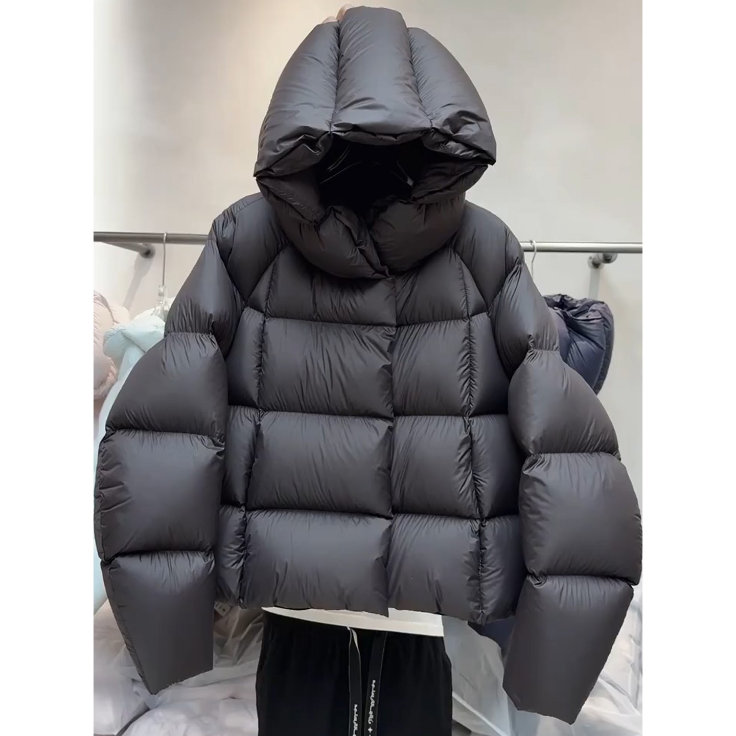 黑色连帽短款棉服女新款冬季独特超好看今年流行爆款加厚外套上衣