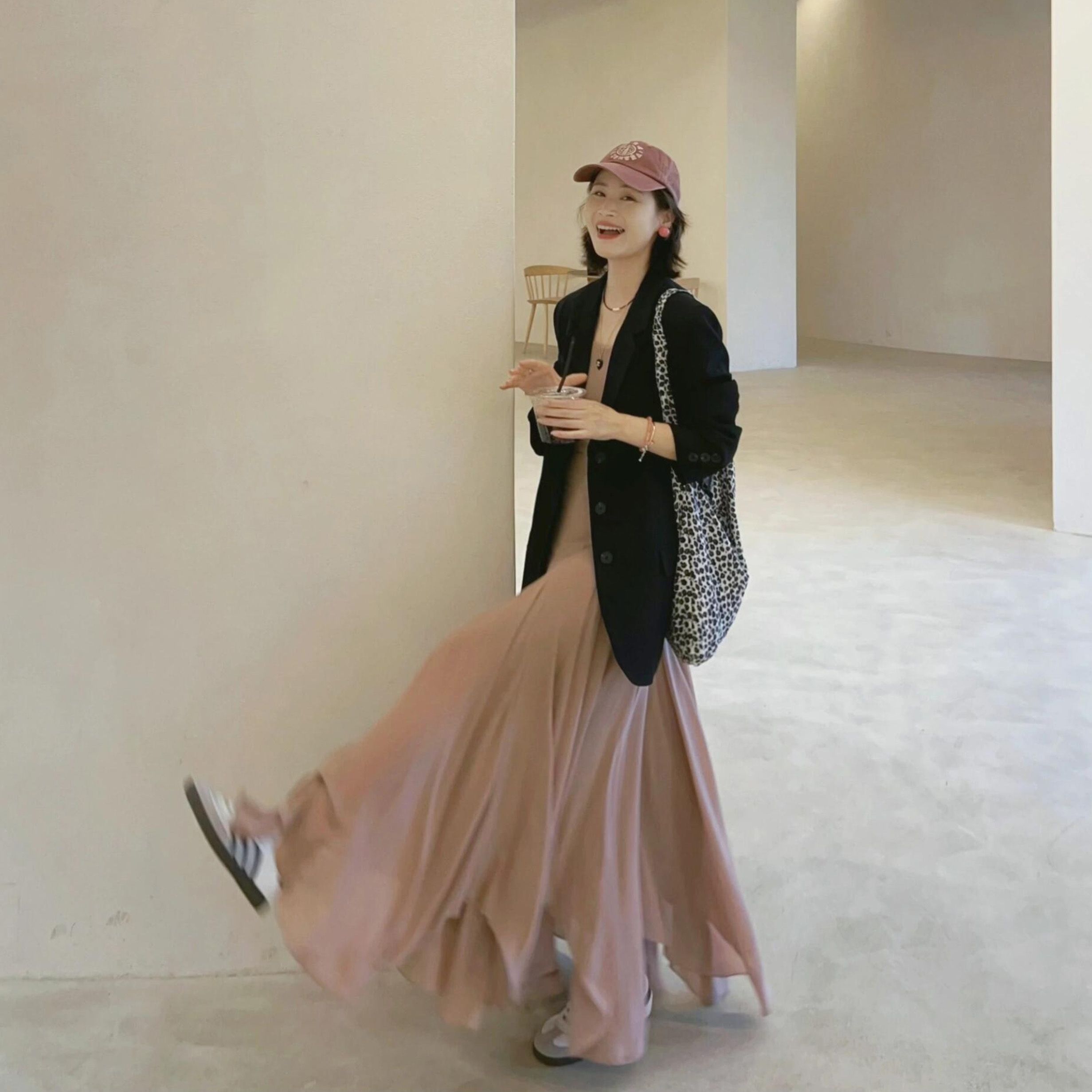 法式温柔风吊带连衣裙女秋季新款气质长裙子高级感西装外套套装女