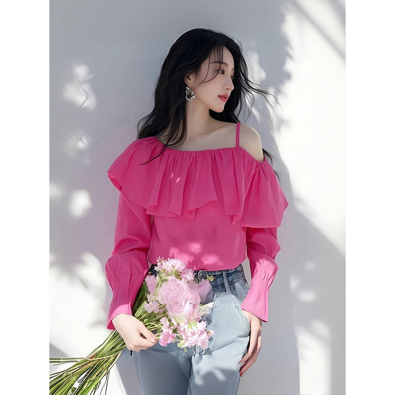 今年流行的超好看独特漂亮小衫玫红色一字露肩荷叶边宽松衬衫女春