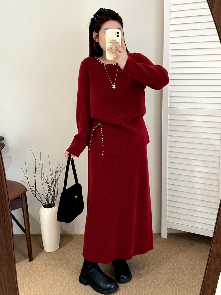 胖妹妹红色套装大码女装圆领钉珠上衣女半裙针织胖mm气质两件套