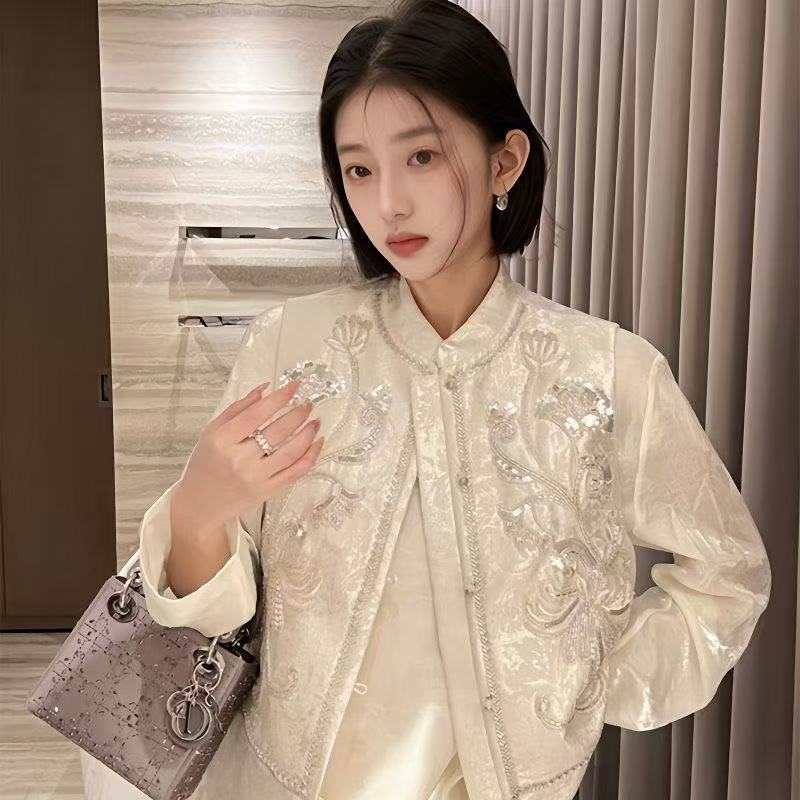 2025年春季网红新款时尚高端气质精致轻奢设计感新中式国风马甲女