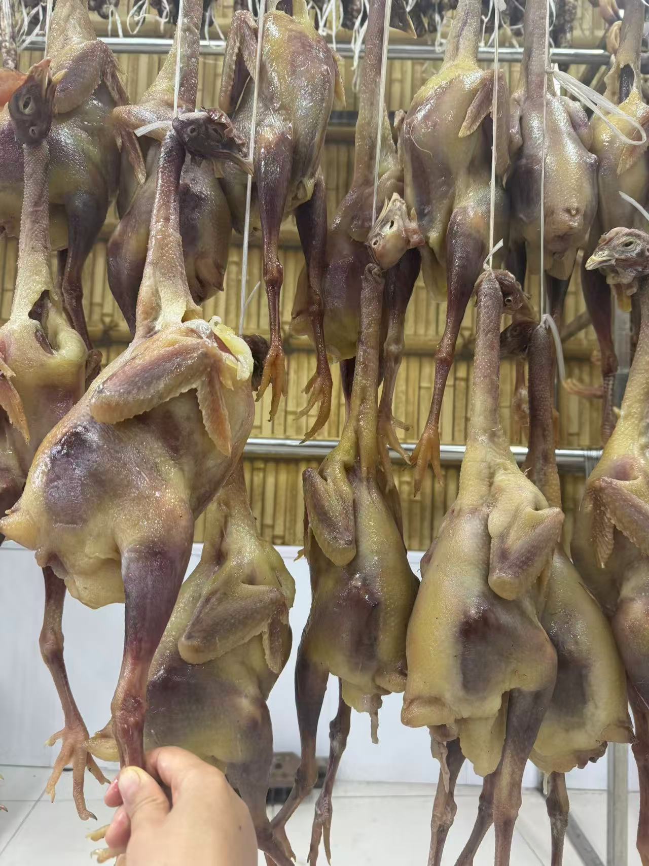 咸鸡传统手工腌制自然晾晒腊味