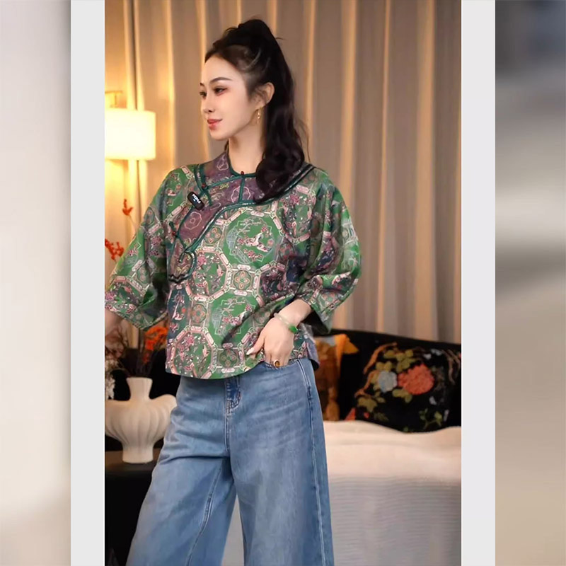 新中式绿色盘扣印花短袖女上衣夏薄款轻奢高级感2025巨好看的小衫