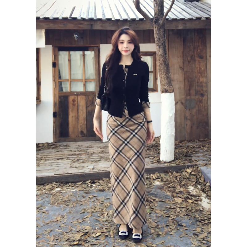 秋季穿搭一整套女2025新款设计感修身开衫气质格纹半身裙两件套装