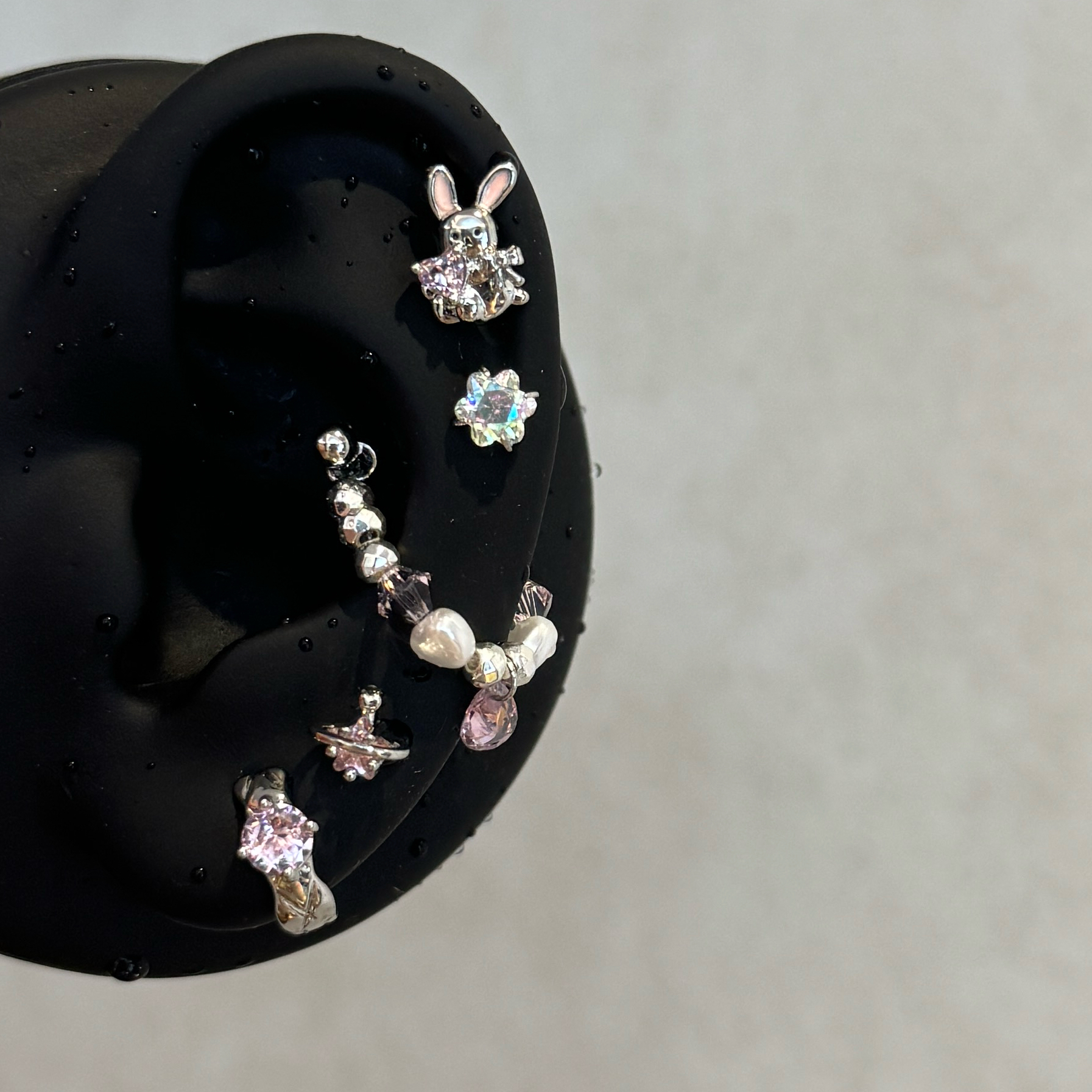 合金耳饰 菱格纹单钻直针耳圈百搭精致耐看小香风格设计感耳扣