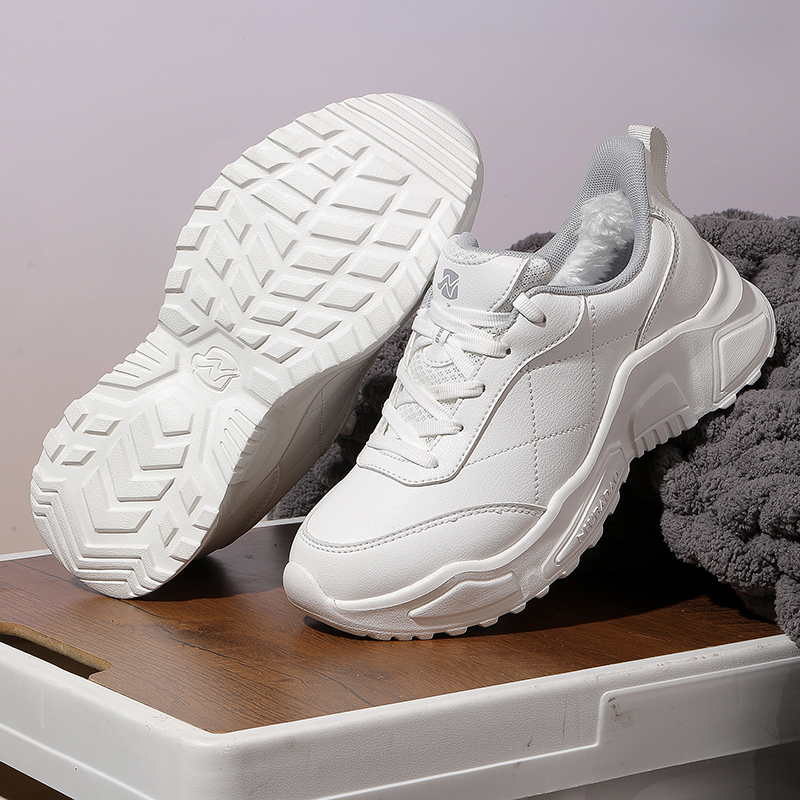 冬季推荐牛霸道皮面冬季加棉鞋健身鞋男女跑步广场跳舞鞋250095