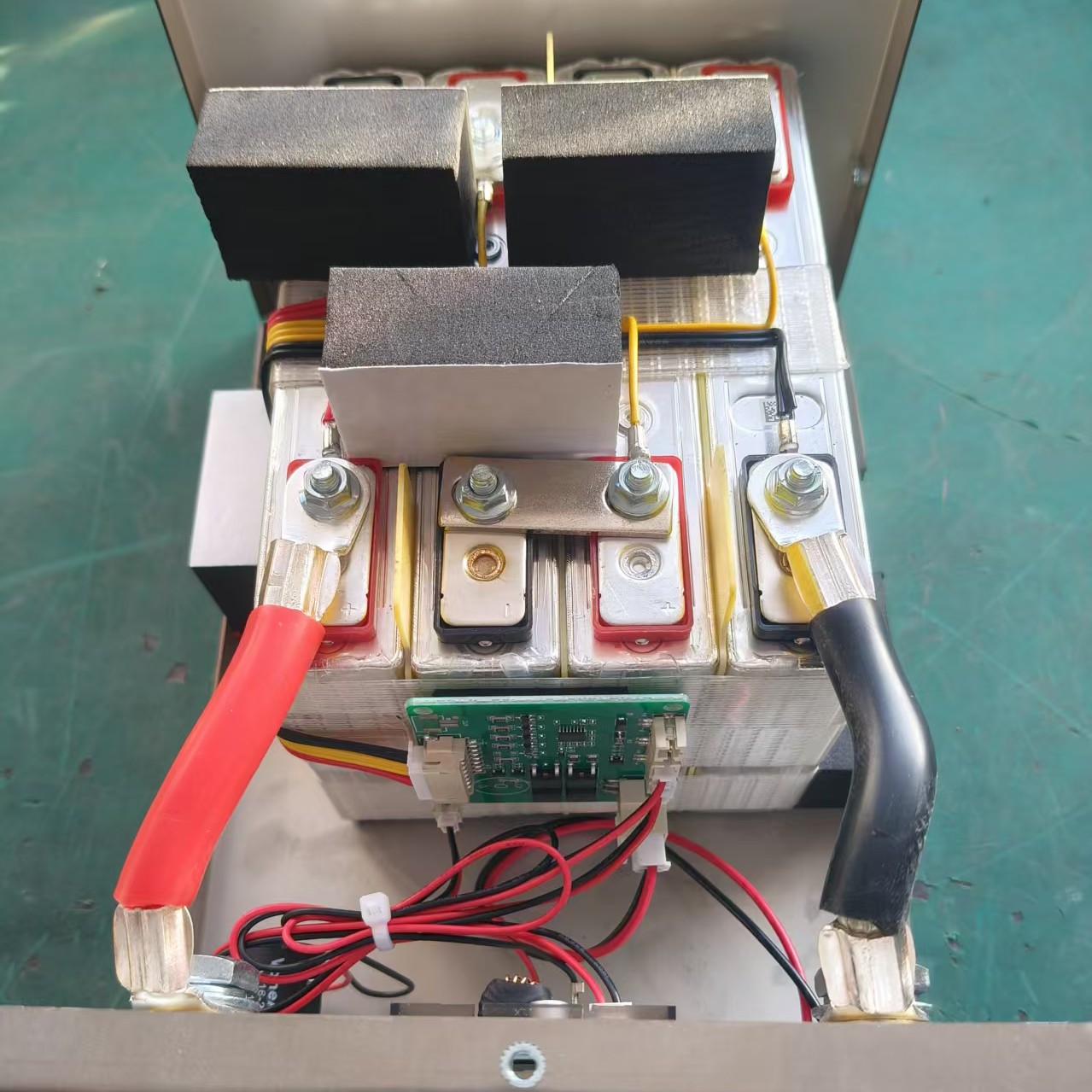 12伏专用 27安单并四串强启电源