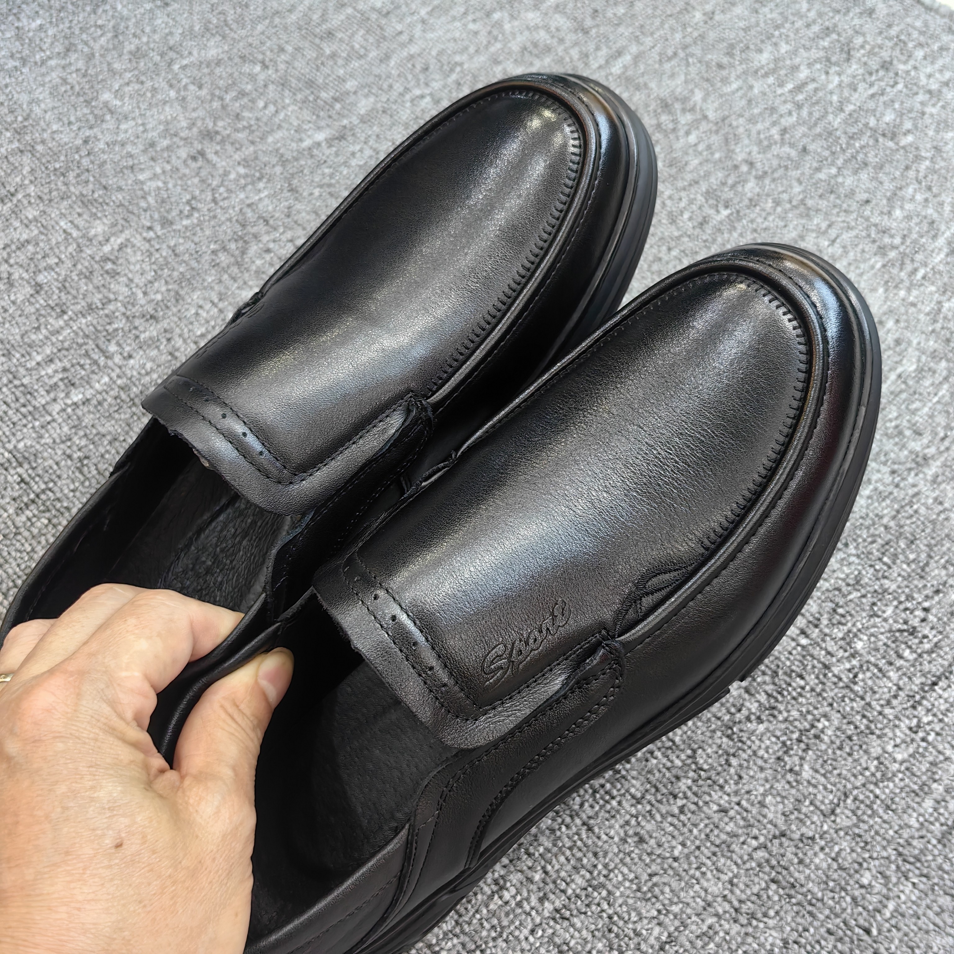 圆头休闲皮鞋春秋透气百搭商务休闲风黑色中老年真皮男士男士皮鞋