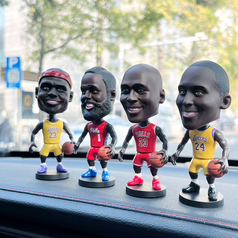 篮球明星周边人偶手办弹簧摇头公仔卡通科比詹姆斯欧文字母哥摆件