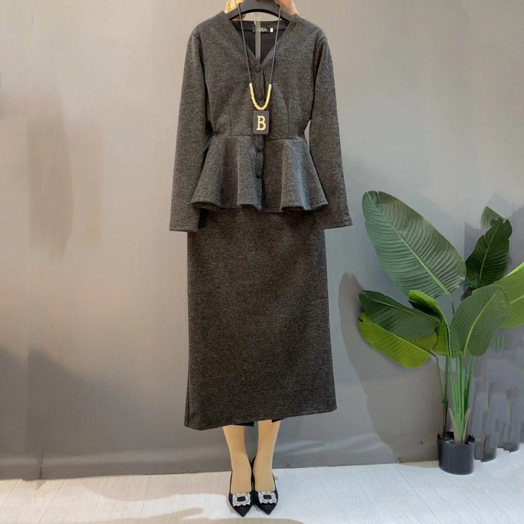 秋冬欧货设计感V领轻奢气质优雅简约大码上衣半裙套装显瘦时尚女