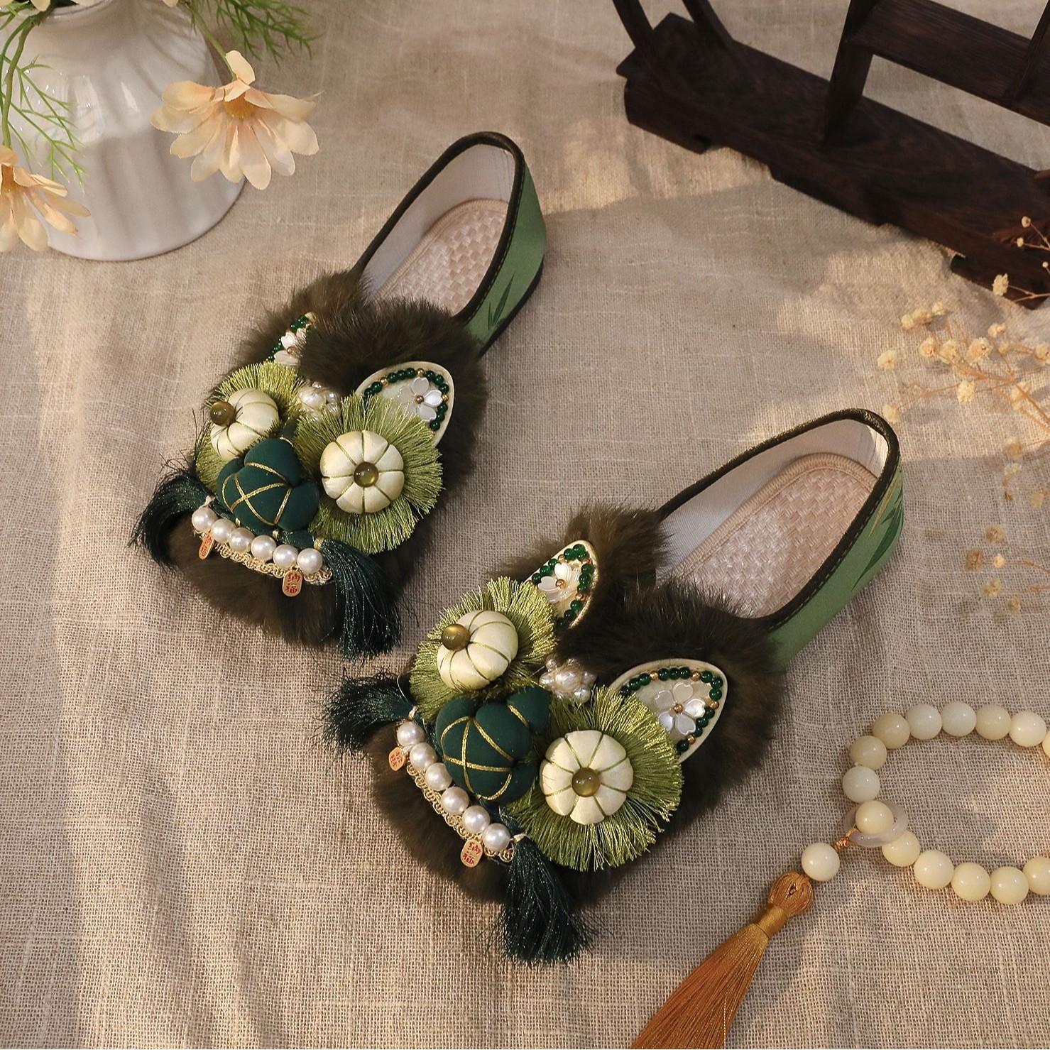 赵雅芝同款原创民族风虎头鞋国潮复古平底旗袍布鞋女手工绣花鞋子