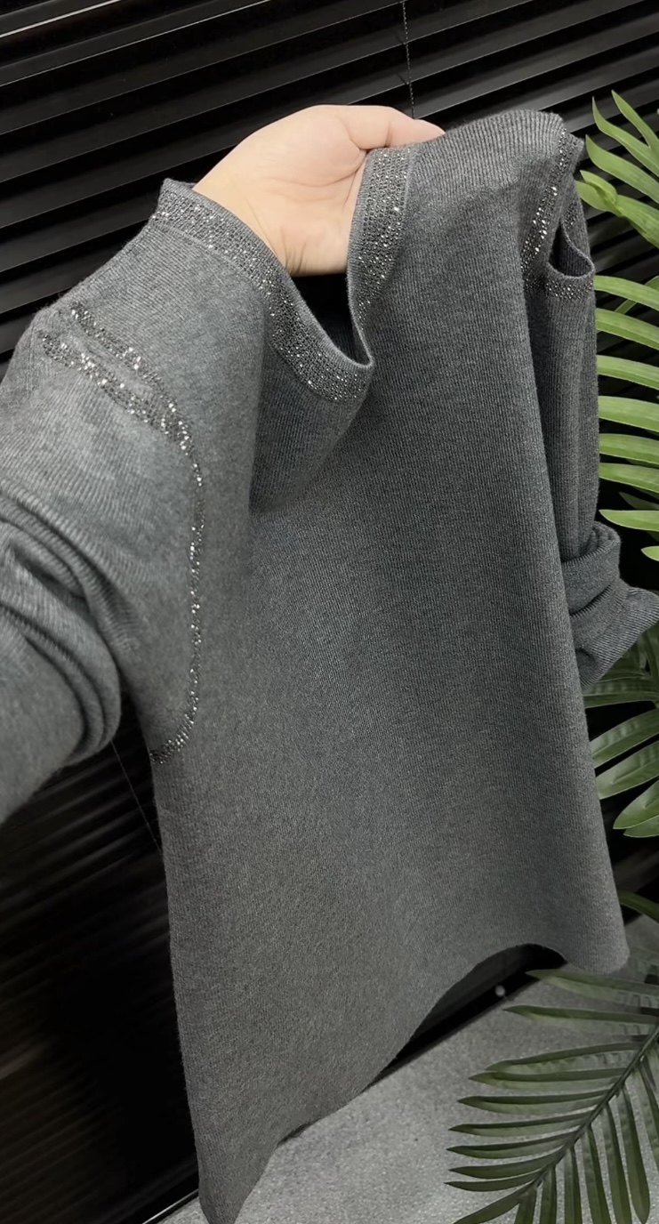 镂空设计感烫钻圆领针织衫2025秋季百搭减龄舒适上衣气质流行毛衣