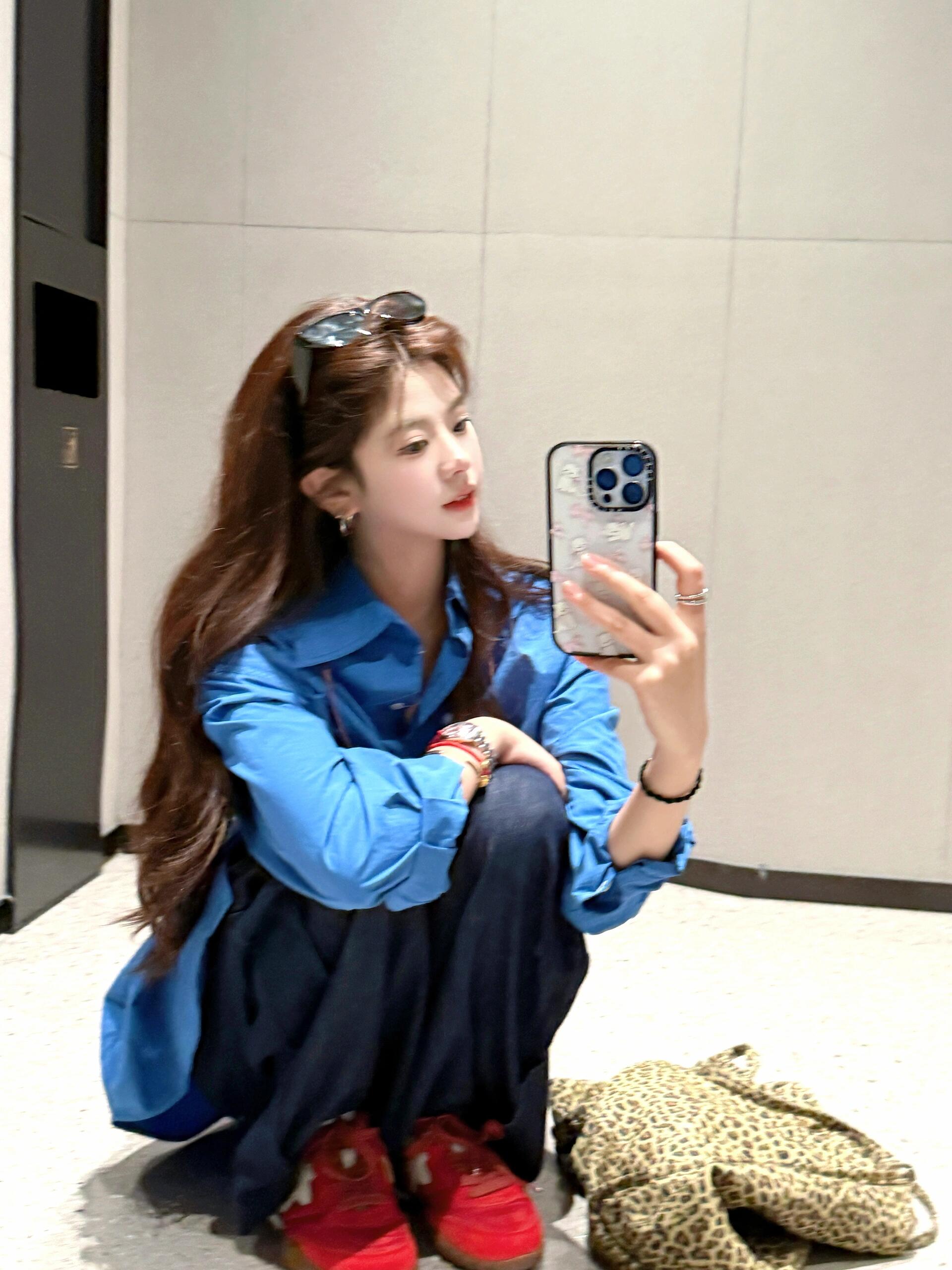 韩系蓝色衬衫女宽松慵懒风休闲百搭衬衣外套上衣高腰牛仔裤套装