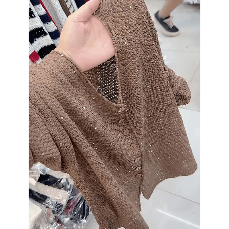别致简约优雅气质v领纽扣长袖针织开衫女秋季款休闲百搭宽松上衣