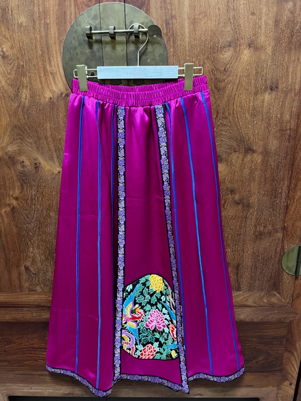 马面裙打籽绣，凤川牡丹，原价1559，