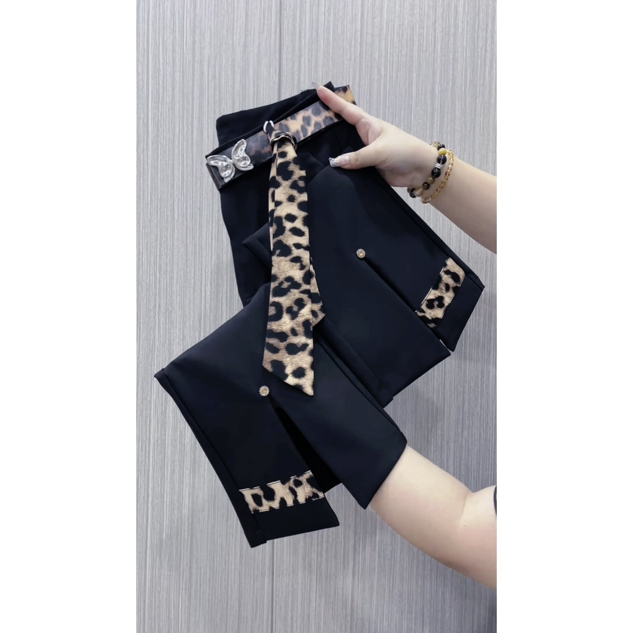 微喇裤女豹纹黑色九分高腰洋气百搭韩版休闲时装西裤显瘦裤脚开叉