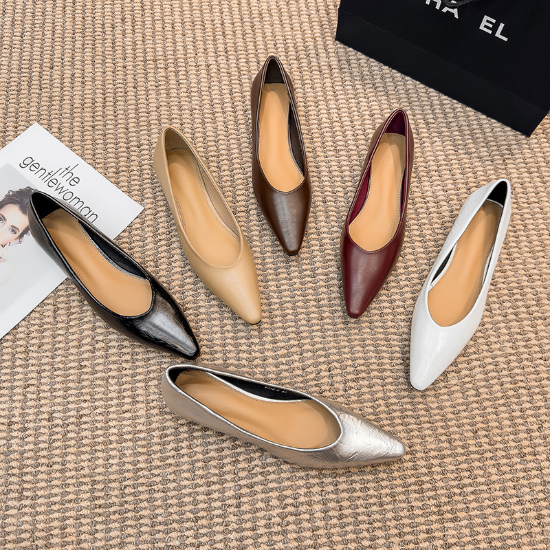 微微家单鞋女2025秋季新款中跟方头浅口晚风复古法式职业通勤跟鞋