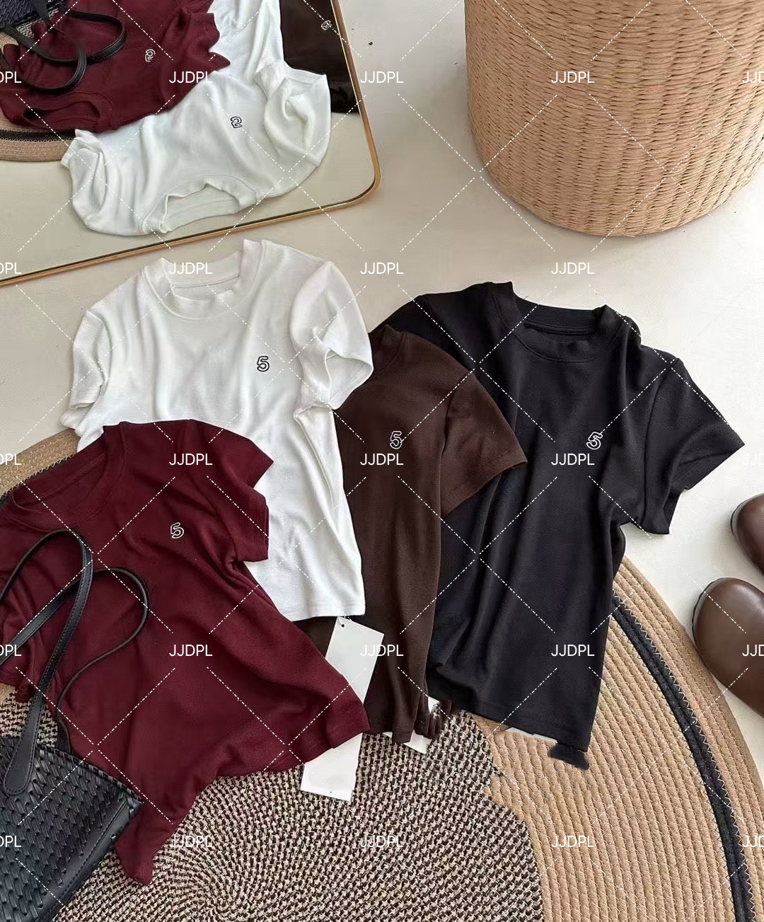 静静推荐 新款时尚百搭显瘦5字T恤上衣22c8119