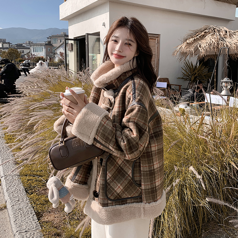 韩系复古格纹羊羔毛外套女小个子2025冬新款厚实保暖皮毛一体棉服
