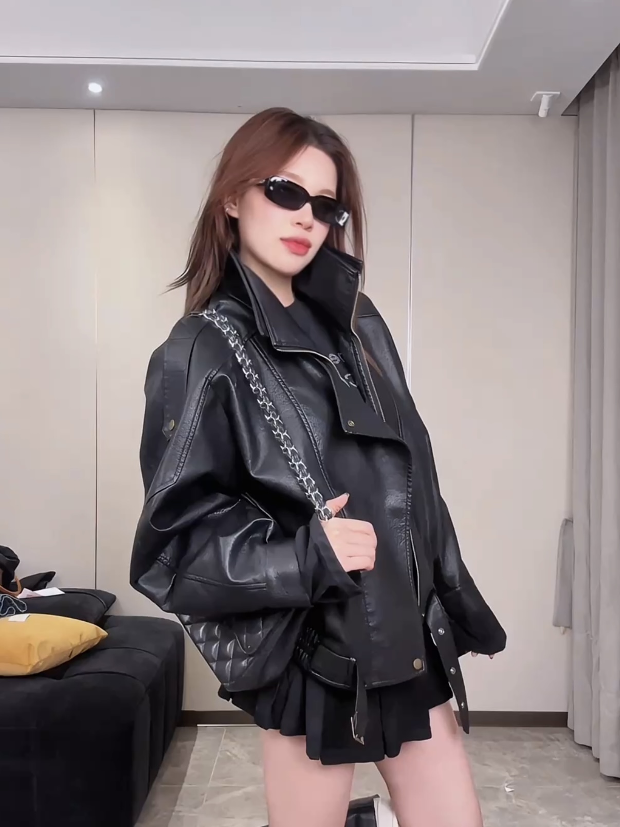 【楚楚集团】 “伦敦街区 ”重工廓形高级感双领机车皮衣 25秋新款