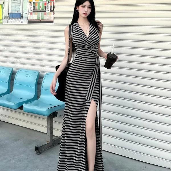 法式气质性感v领条纹无袖连衣裙女夏季新款绑带收腰显瘦开叉长裙