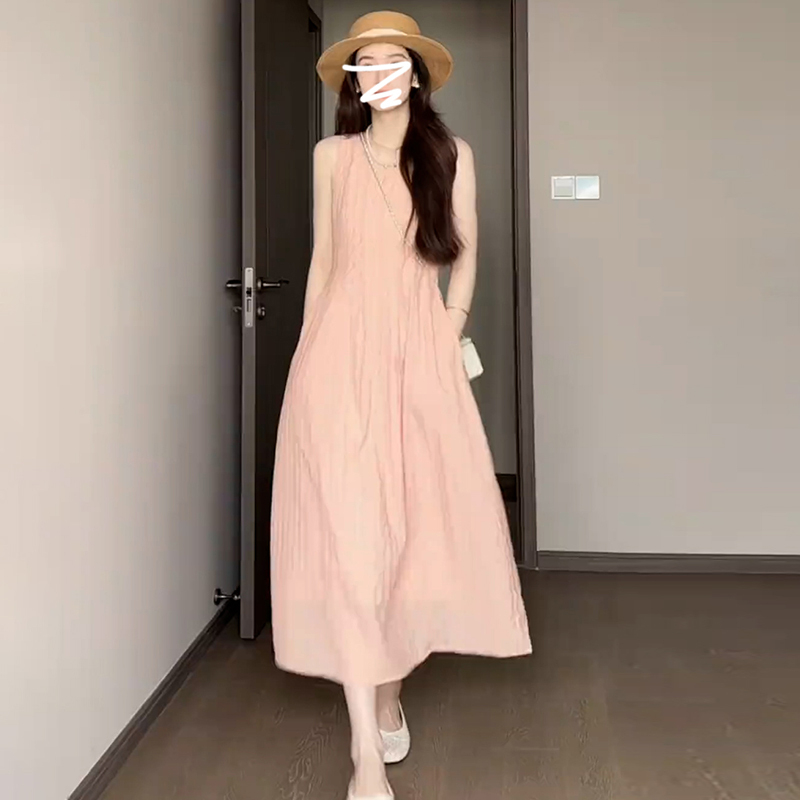 粉色无袖背心吊带连衣裙子女早秋2025新款流行巨好看掐腰长裙3677