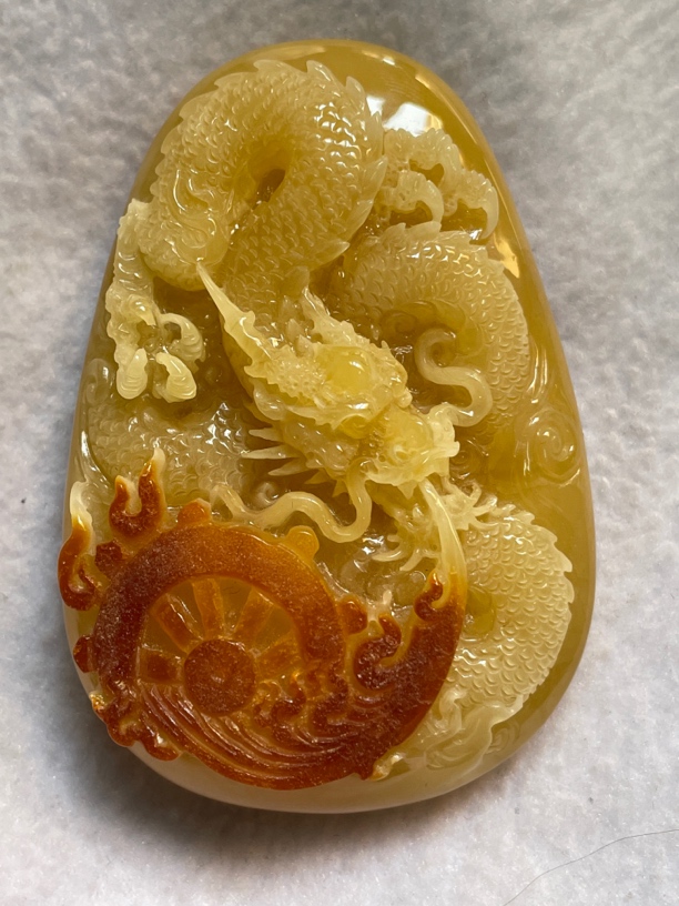 蜜蜡吊坠龙牌精工雕刻克重45g尺寸73/50/20mm假一赔十