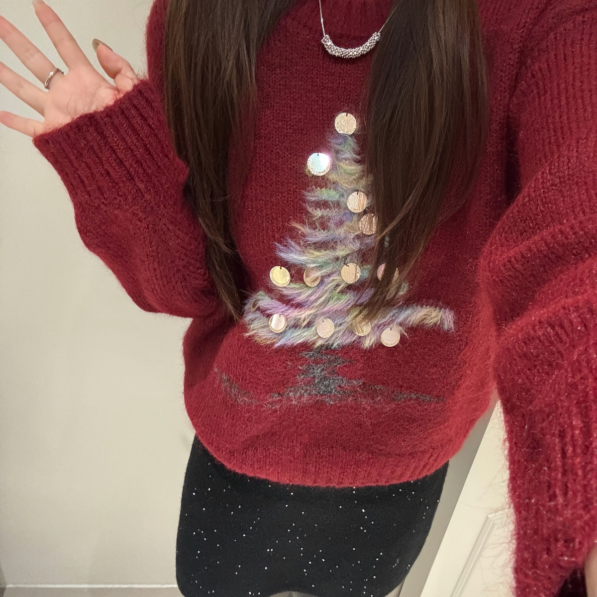 DARA ROSE-植绒圣诞树红色慵懒风宽松圆领亮片针织保暖毛衣S8104