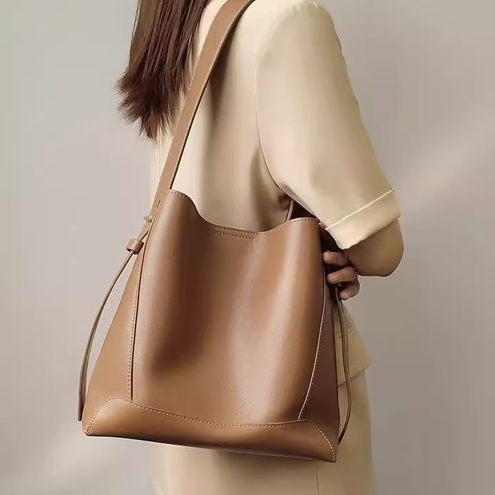 水桶包女大容量真皮包包秋冬2025新款质感单肩斜挎包通勤托特高级