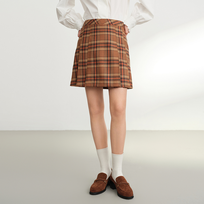 EP雅莹早秋新款女装 复古格纹A字百褶短裙半裙3311B